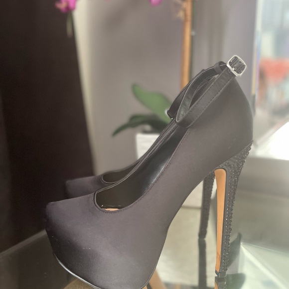 Vintage H by Halston platform heels - Picture 2 of 5